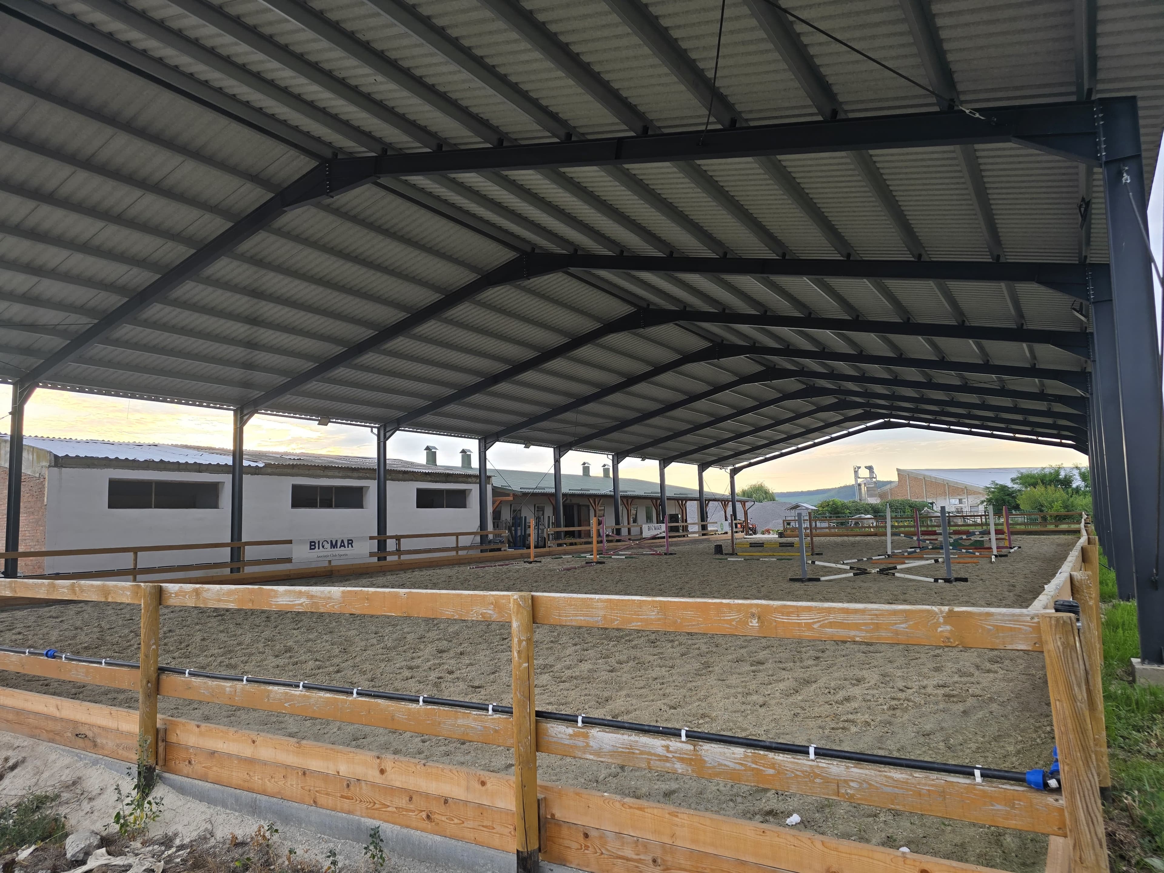 Lecție de echitație pentru începători la Biomar